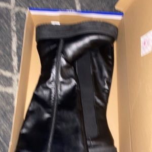 Women platform tall black boots brand New women Size 9